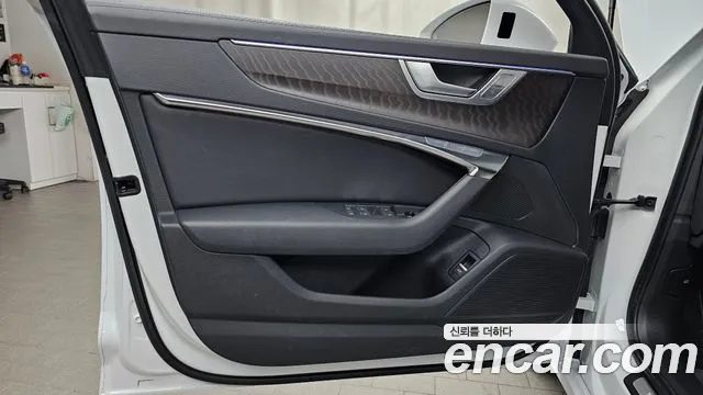 Audi A6 C8 — Фото автомобиля 12
