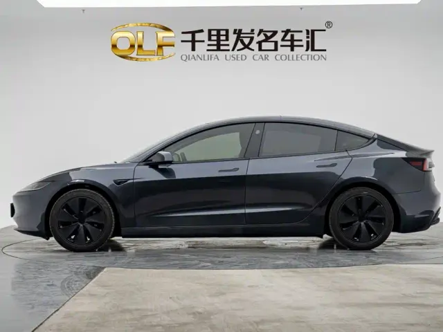 Tesla Model 3 — Фото автомобиля 7