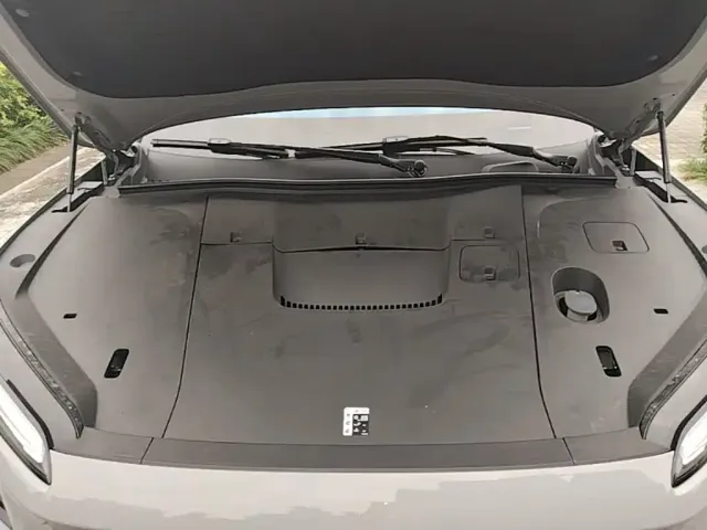 Nio ES6 — Фото автомобиля 19