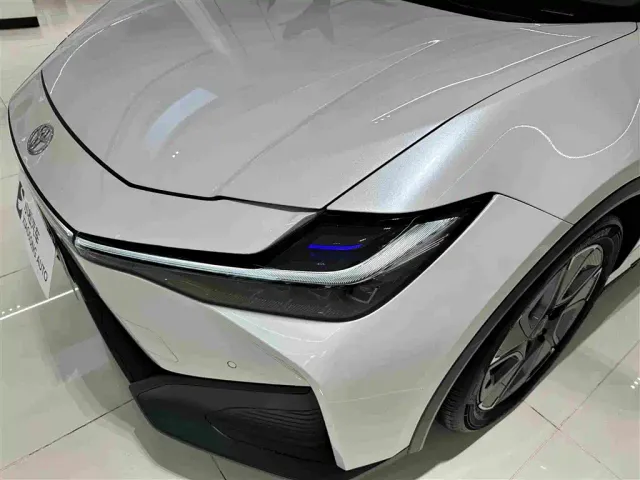 Toyota bZ3 — Фото автомобиля 3