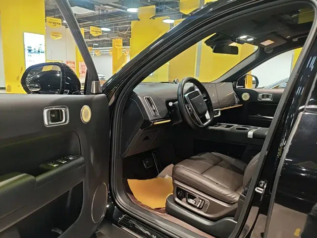 Li Auto L9 — Фото автомобиля 15