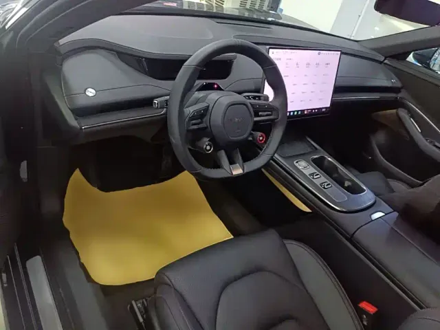 Xiaomi SU7 — Фото автомобиля 9