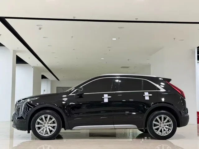 Cadillac XT4 — Фото автомобиля 3