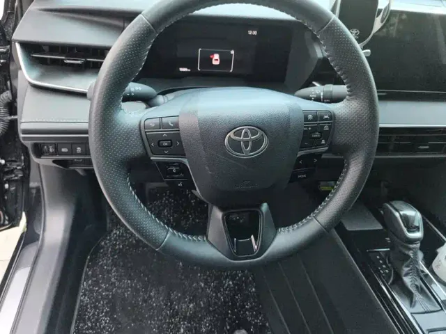 Toyota Camry — Фото автомобиля 15