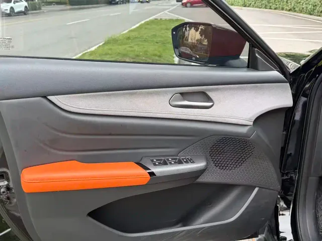 Changan Changan UNI-V 2025 2.0T Sport Version — Фото автомобиля 11