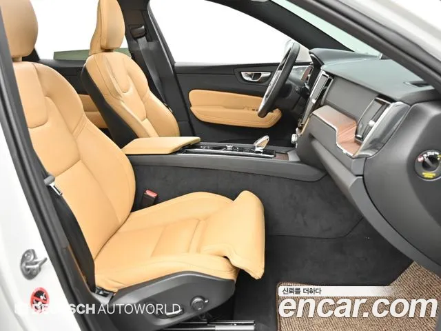 Volvo XC60 2nd Gen — Фото автомобиля 10