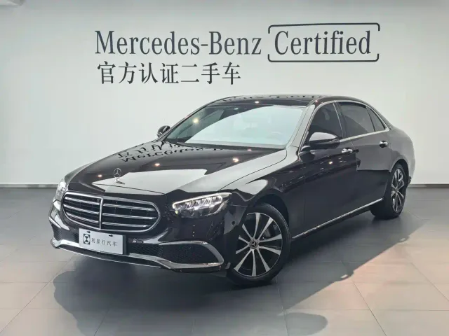 Фотография автомобиля — Mercedes-Benz E-Class