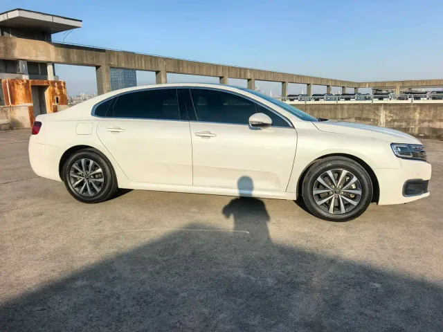 Citroen C6 — Фото автомобиля 4