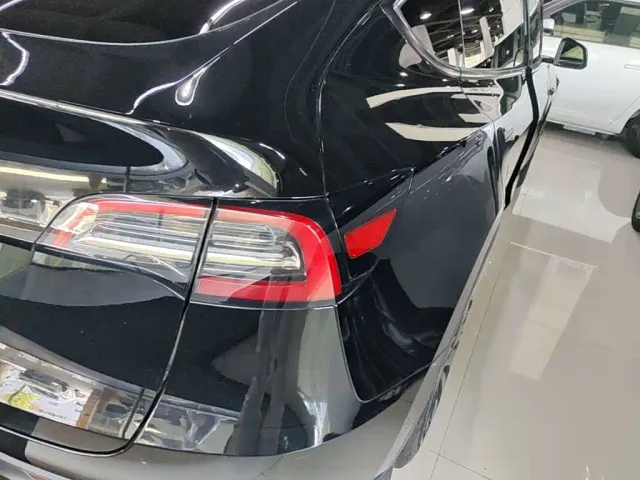Tesla Model Y — Фото автомобиля 7