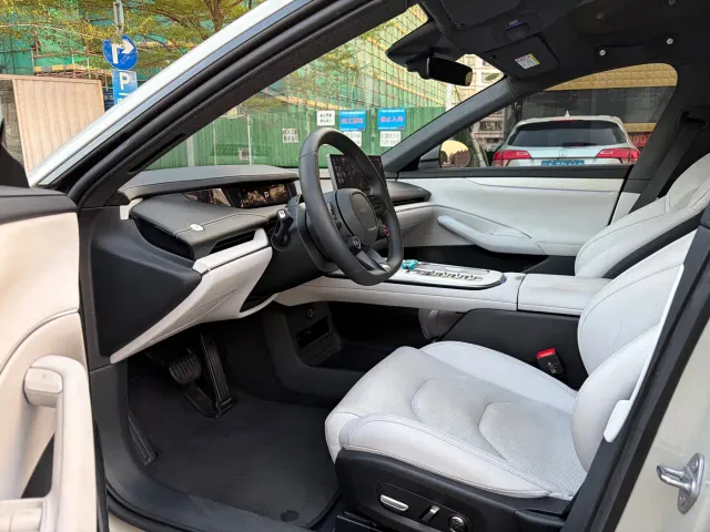 Xiaomi SU7 — Фото автомобиля 4