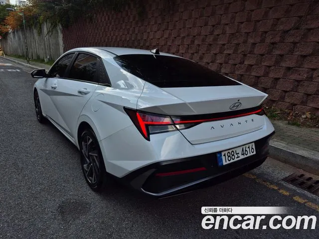 Hyundai Avante CN7 — Фото автомобиля 5