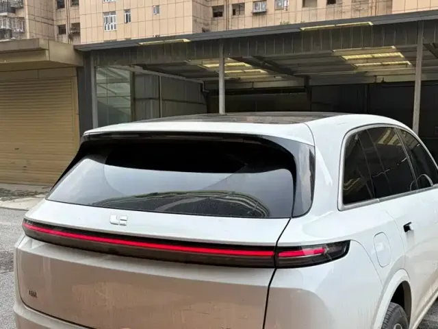 Li Auto L7 — Фото автомобиля 6
