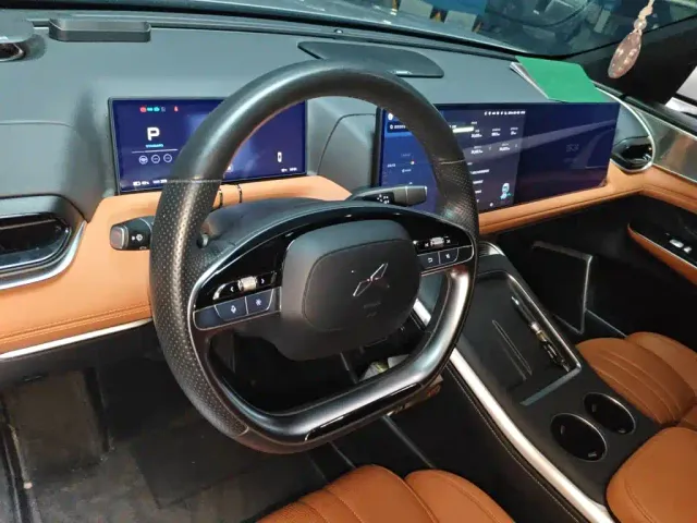 Xpeng G9 — Фото автомобиля 11
