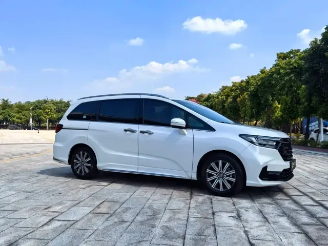 Honda Odyssey — Фото автомобиля 4
