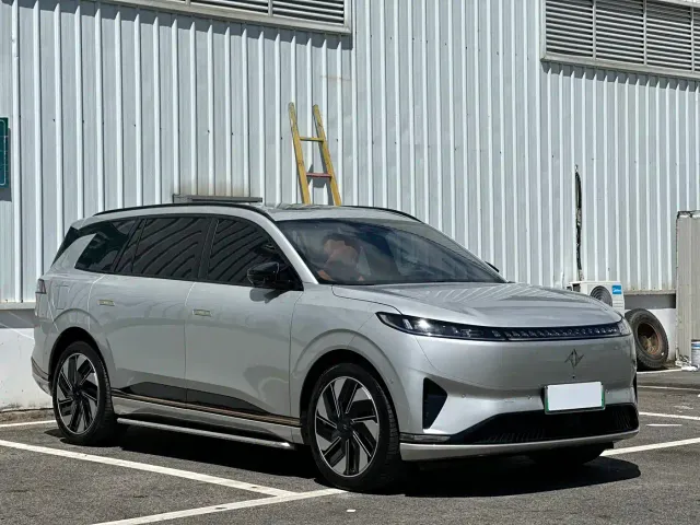 Фотография автомобиля — Dongfeng eπ 008