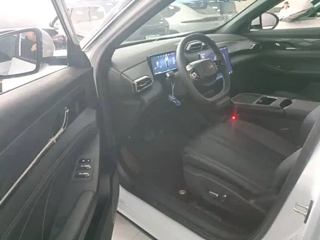 Dongfeng Fengshen L7 — Фото автомобиля 15