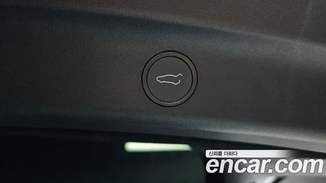 Tesla Model Y — Фото автомобиля 30