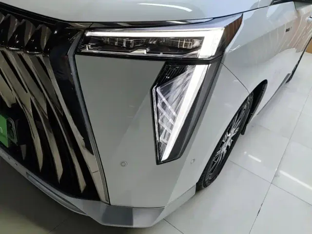 GAC Trumpchi E9 — Фото автомобиля 23