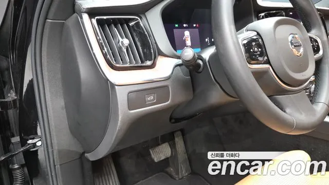 Volvo XC60 Generation 2 — Фото автомобиля 19