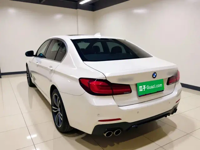BMW 5 Series — Фото автомобиля 4