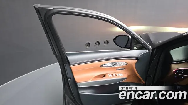 Genesis GV70 — Фото автомобиля 13