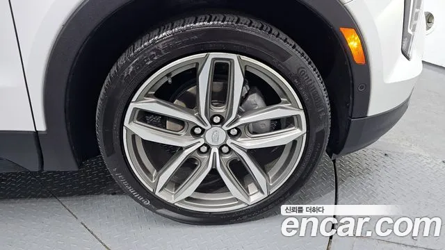 Cadillac XT4 — Фото автомобиля 5