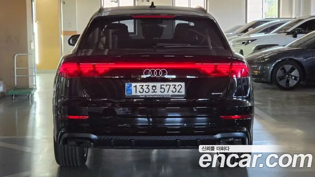 Audi Q8 50 TDI quattro Premium — Фото автомобиля 4