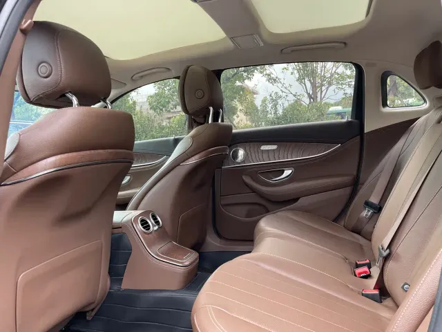 Mercedes-Benz E-Class — Фото автомобиля 7