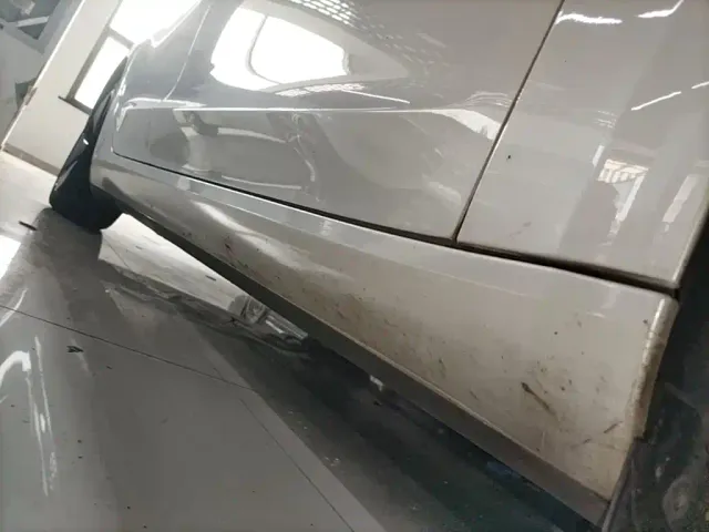 Tesla Model 3 — Фото автомобиля 20