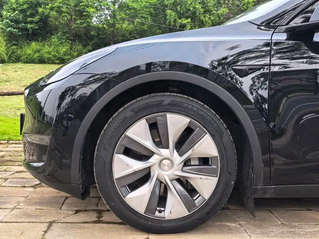 Tesla Model Y — Фото автомобиля 5
