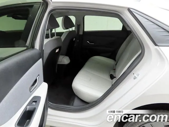 Hyundai Avante CN7 — Фото автомобиля 14