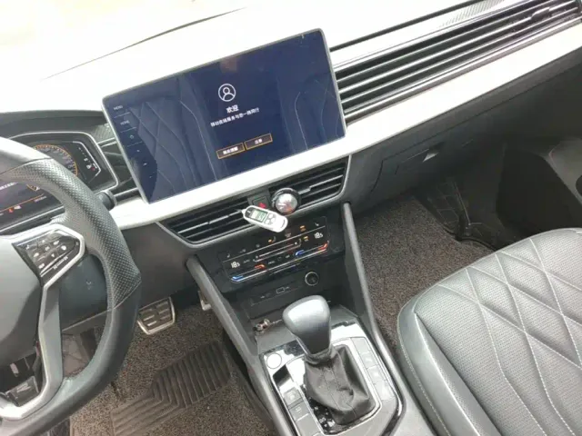 Volkswagen Tiguan L — Фото автомобиля 12