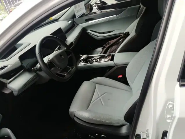 Changan Raeton Plus — Фото автомобиля 14