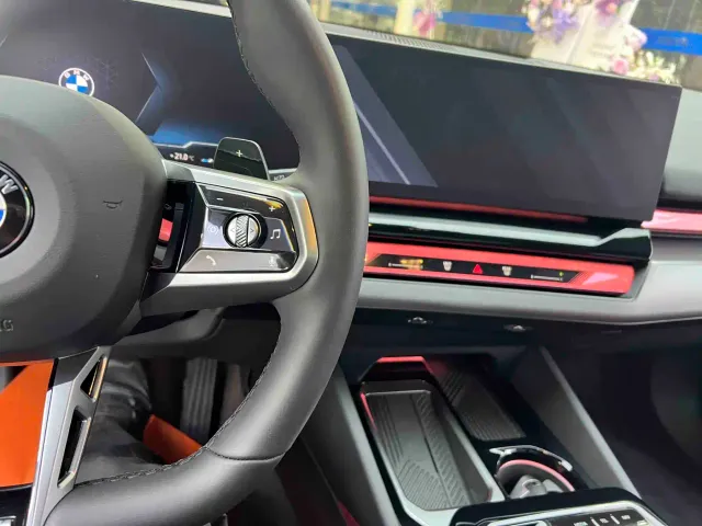 BMW 5 Series — Фото автомобиля 16