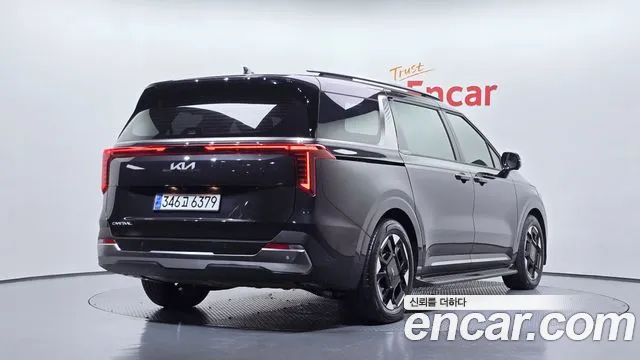 Kia Carnival Generation 4 — Фото автомобиля 2