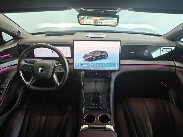 Denza Z9GT — Фото автомобиля 6