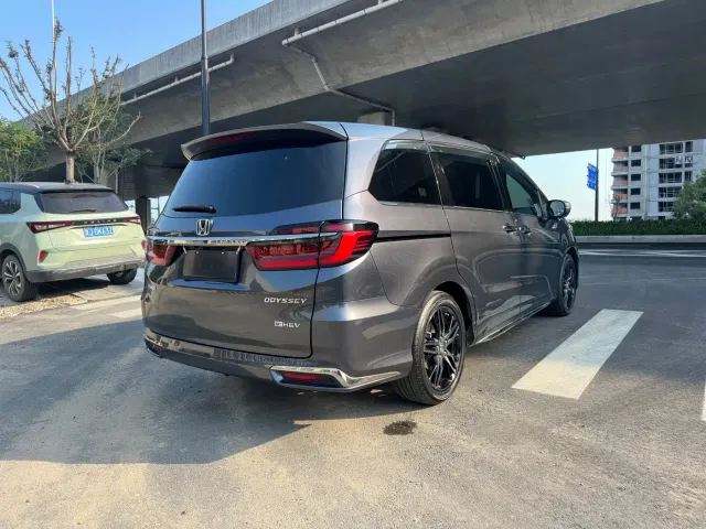 Honda Odyssey — Фото автомобиля 5