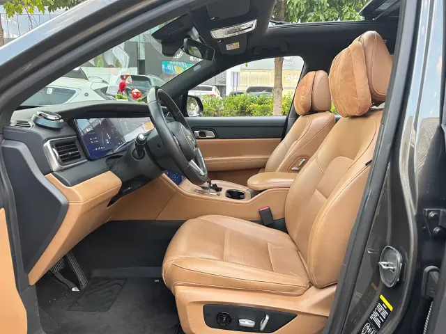 Li Auto ONE — Фото автомобиля 8