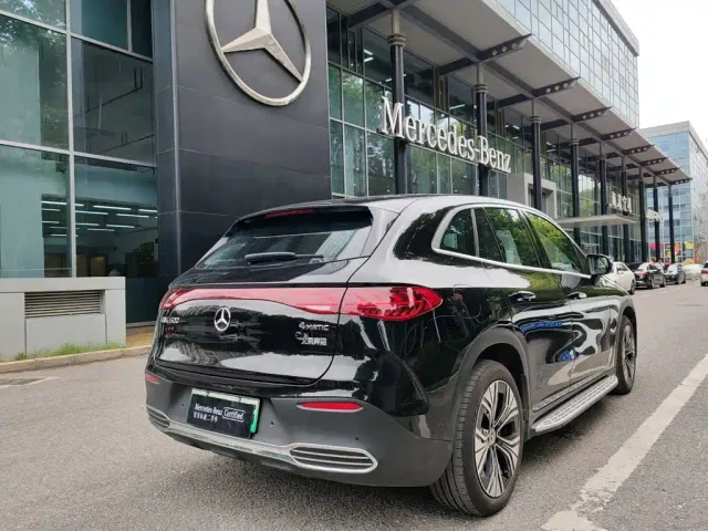 Mercedes-Benz EQE SUV — Фото автомобиля 16