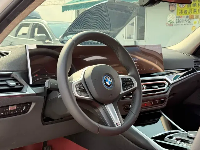 BMW i3 — Фото автомобиля 10