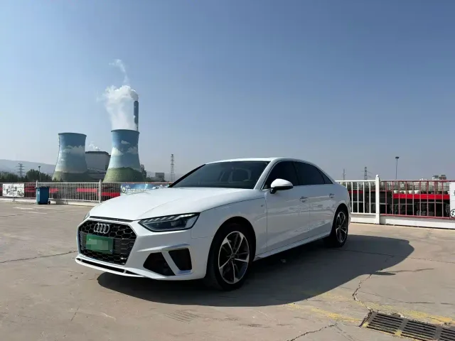 Фотография автомобиля — Audi A4L