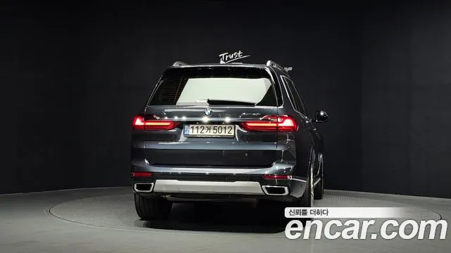 BMW X7 — Фото автомобиля 4