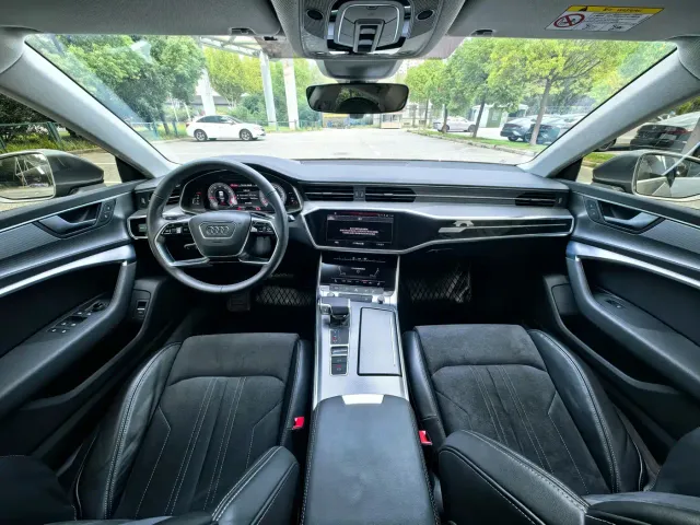 Audi A7L — Фото автомобиля 12