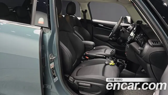 Mini Cooper — Фото автомобиля 10