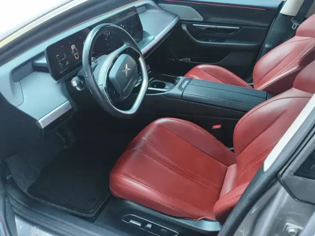 Xpeng P7 — Фото автомобиля 9