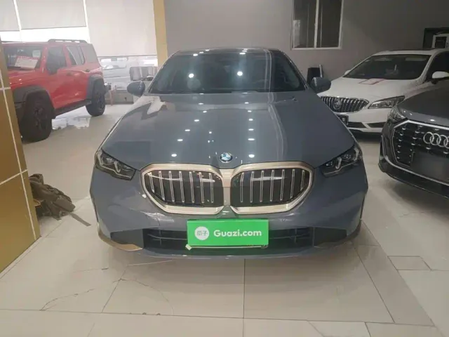 BMW 5 Series — Фото автомобиля 2