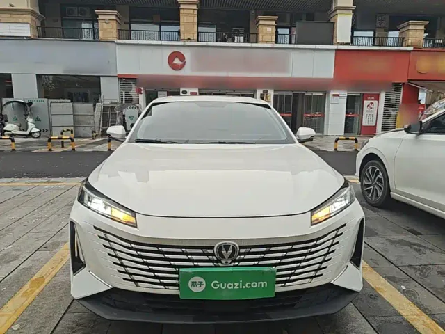 Changan Eado — Фото автомобиля 2