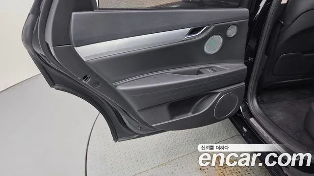 Genesis G80 Electrified G80 (RG3) — Фото автомобиля 21