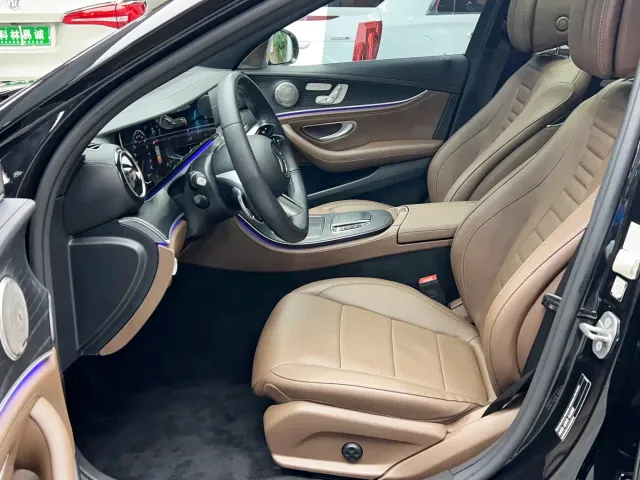 Mercedes-Benz E-Class — Фото автомобиля 12
