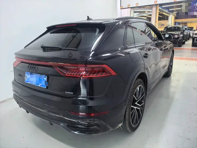 Audi Q8 — Фото автомобиля 11